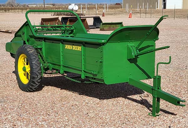 USED JOHN DEERE MANURE SPREADER, MODEL L, NEW WOOD SIDES AND FLOOR, GROUND DRIVE, LIKE NEW CONDITION