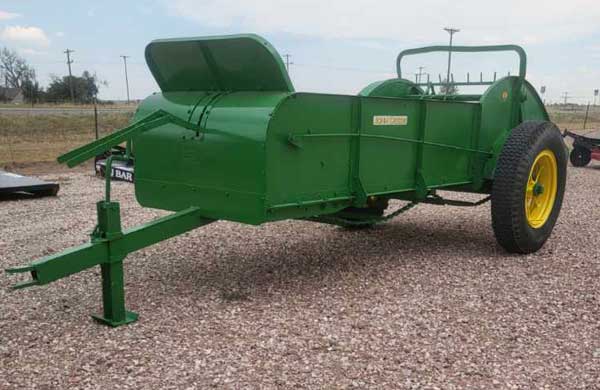 USED -- JOHN DEERE GROUND DRIVE MANURE SPREADER, NEW WOOD FLOOR, THROUGH OUR SHOP, WORKS AND RUNS GREAT